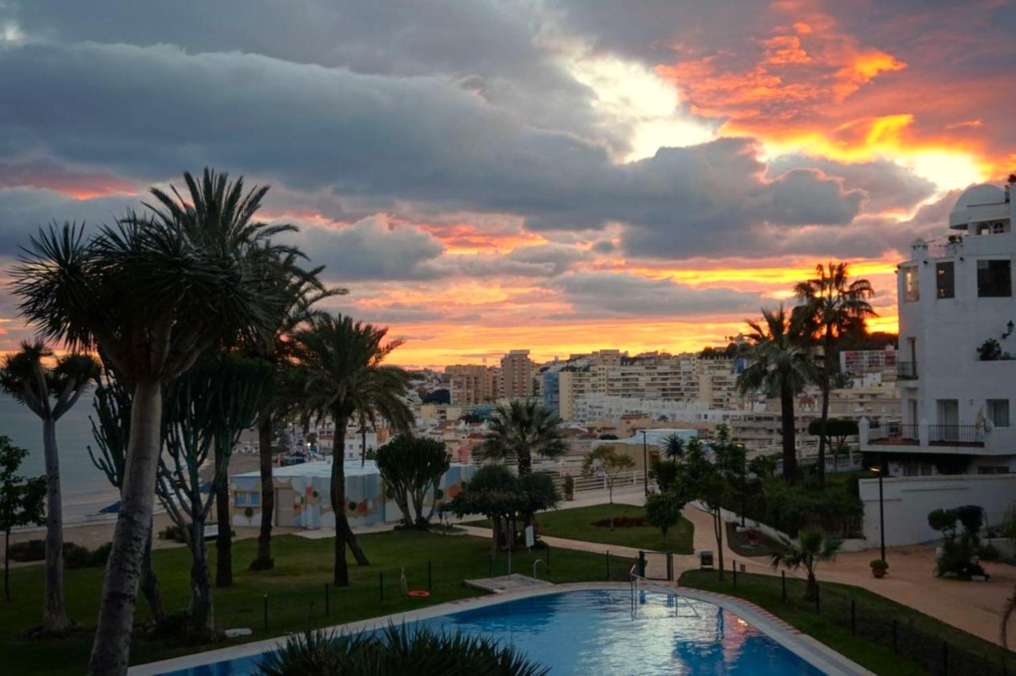 Santa Clara Modern & Exclusive Seafront Apartment Torremolinos Exterior foto
